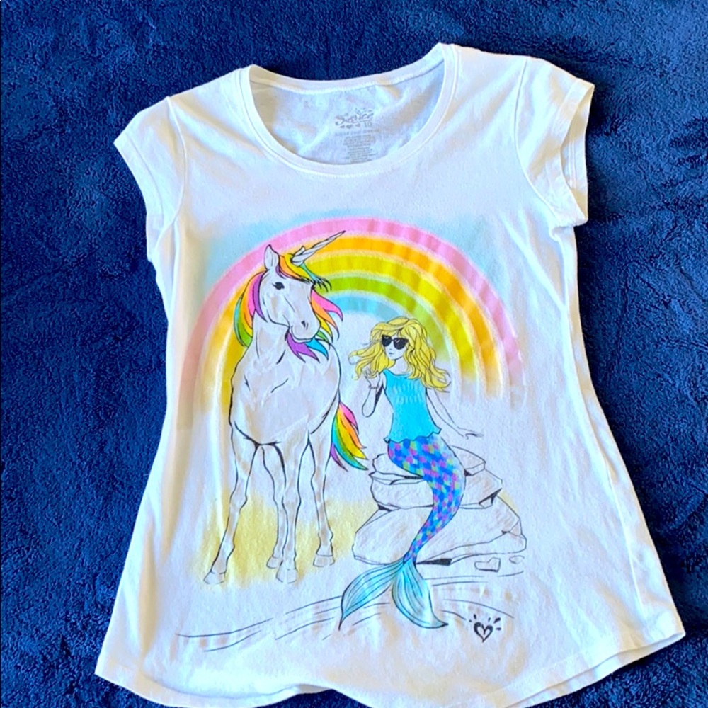 White T-shirt